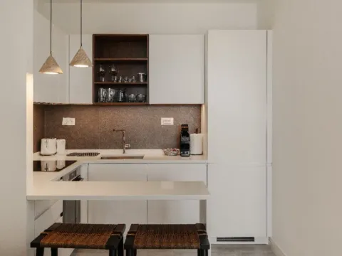 Izdavanje, garsonjera, 40m², Tivat, Crna Gora - image 4