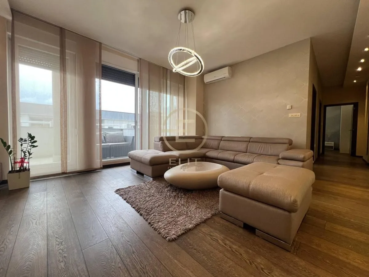 Izdavanje, trosoban stan, 88m², Sajmište, Novi Sad