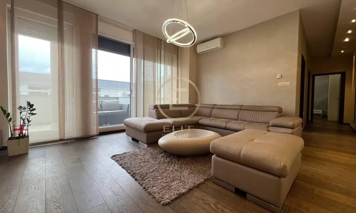 Izdavanje, trosoban stan, 88m², Sajmište, Novi Sad