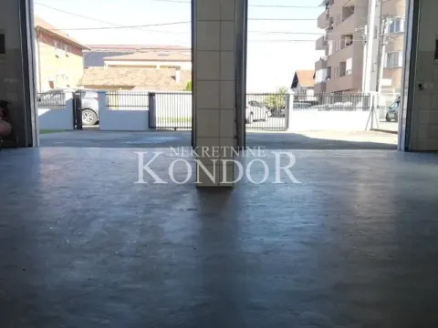 Izdavanje, poslovni prostor, 350m², Altina, Beograd - image 18