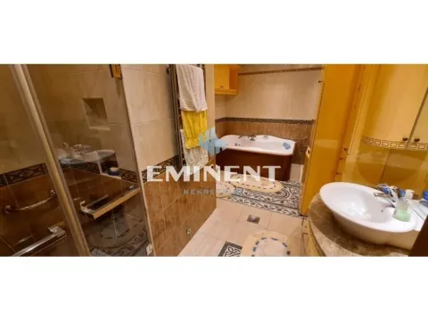 Izdavanje, trosoban stan, 140m², Stari Grad, Beograd - image 13