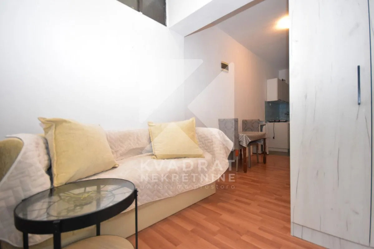 Izdavanje, garsonjera, 25m², Stari Aerodrom, Podgorica