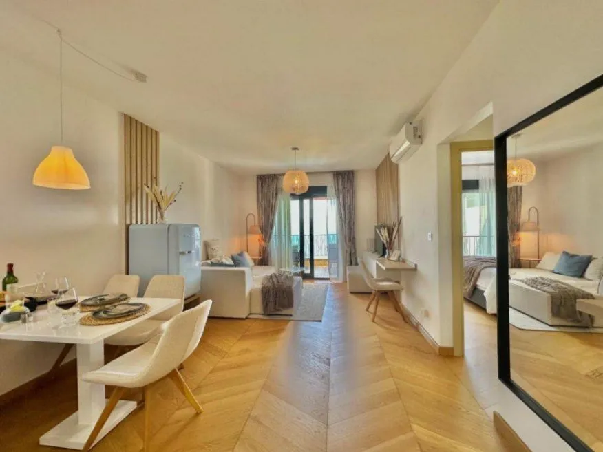 Sale, one bedroom apartment, 55m², Sveti Stefan, Budva