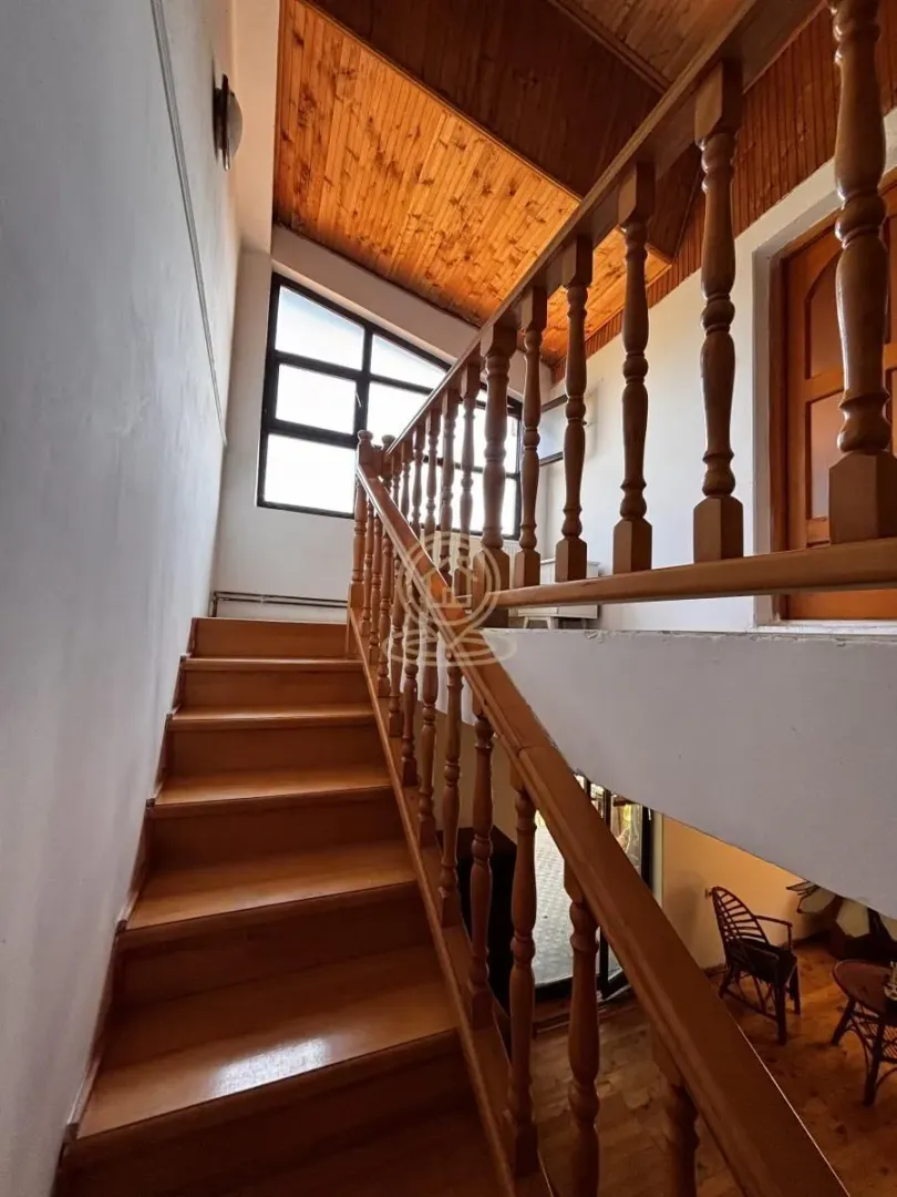 Rent, house, 240m², Pantelej, Niš