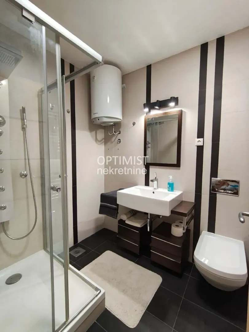 Prodaja, trosoban stan, 98m², Stari Grad, Beograd