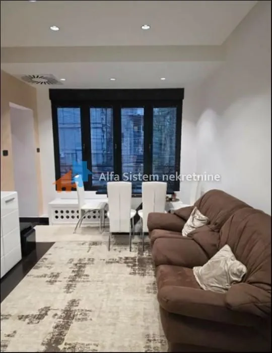 Rent, four bedroom apartment, 95m², Stari Grad, Beograd