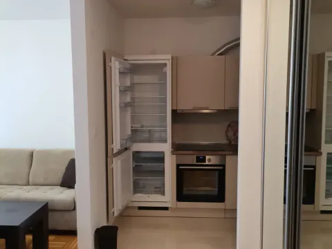 Rent, one bedroom apartment, 50m², Podkošljun, Budva - image 4