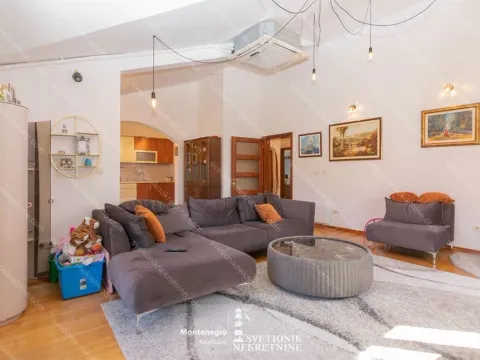 Prodaja, četvorosoban stan, 137m², Topla, Herceg Novi - image 1