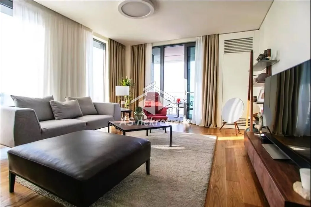 Rent, four bedroom apartment, 142m², Savski Venac, Beograd