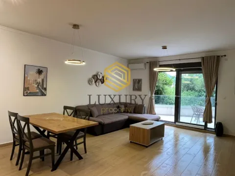 Rent, one bedroom apartment, 80m², Dobrota, Kotor - image 1