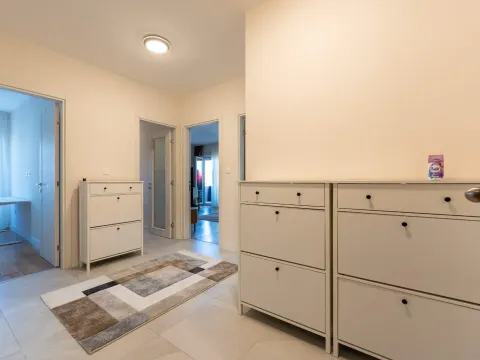 Izdavanje, dvosoban stan, 73m², Central Point, Podgorica - image 13