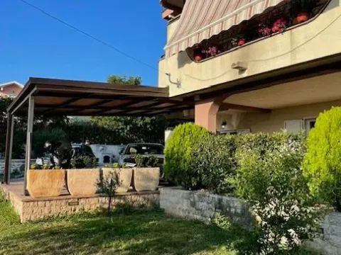 Izdavanje, dvosoban stan, 120m², Mrčevac, Tivat - image 2