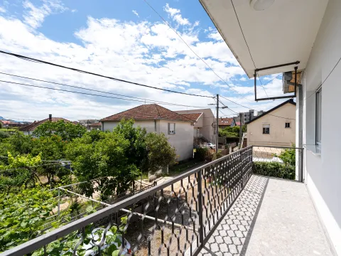 Izdavanje, kuća, 100m², Dalmatinska ulica, Podgorica - image 14