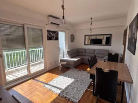 Prodaja, dvosoban stan, 76m², Zabjelo, Podgorica