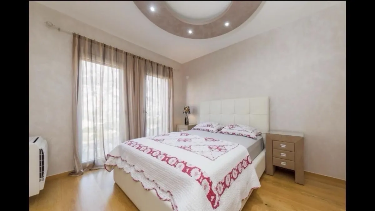 Rent, two bedroom apartment, 81m², Kotor, Crna Gora