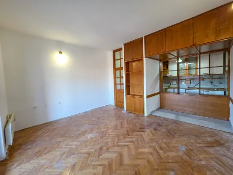 Rent, one bedroom apartment, 54m², Malo Brdo, Podgorica - image 10