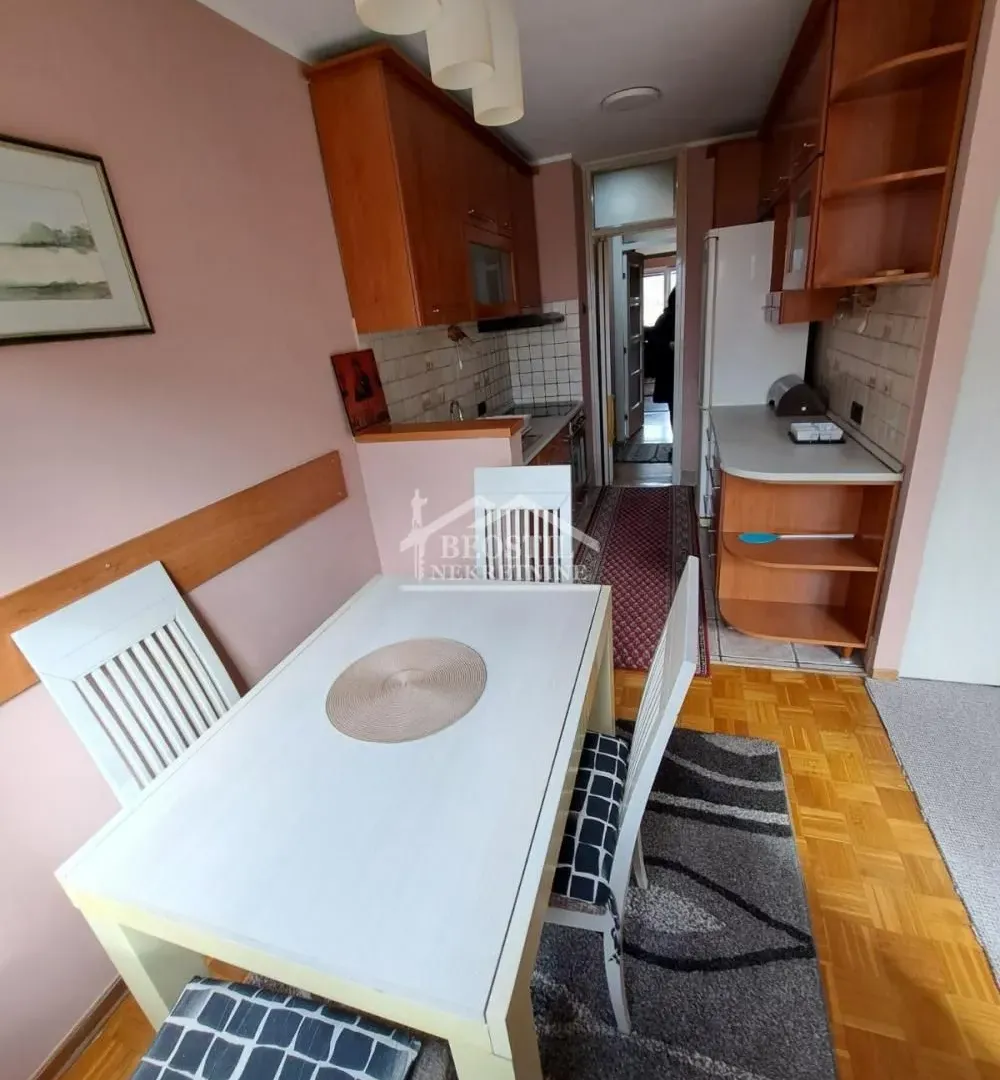 Izdavanje, trosoban stan, 82m², Lion, Zvezdara Sve Podlokacije