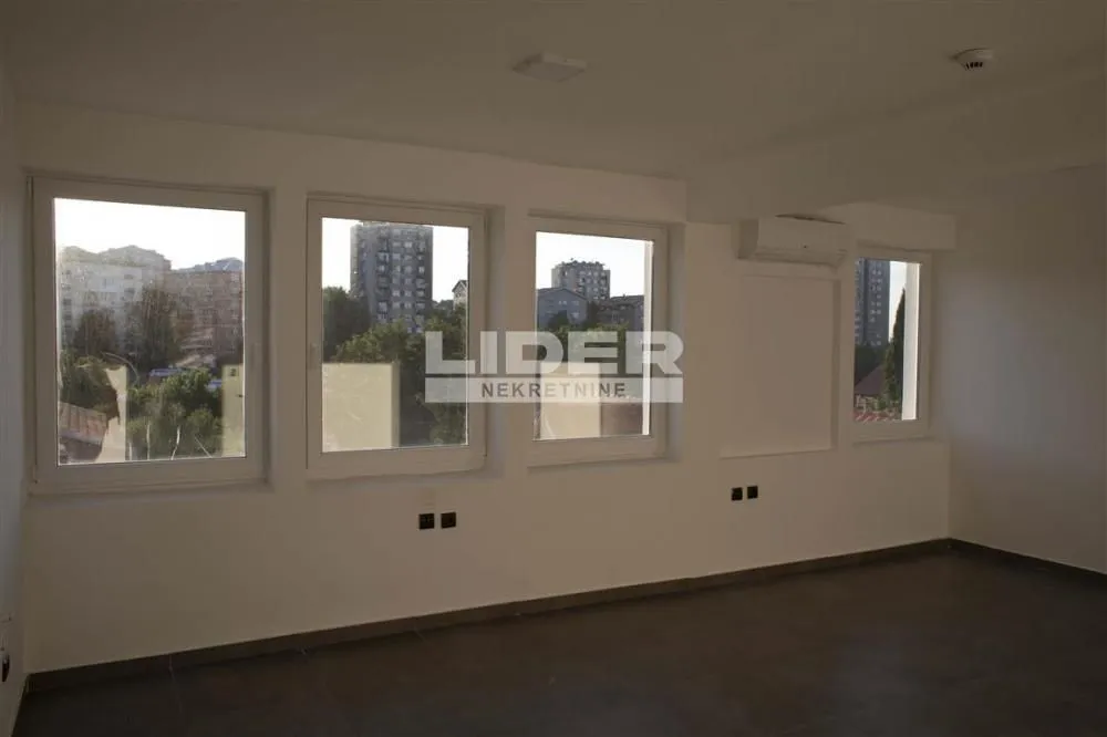 Rent, office space, 1450m², Karaburma, Palilula Sve Podlokacije