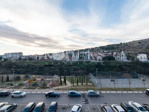 Rent, office space, 64m², City Kej, Podgorica - image 11