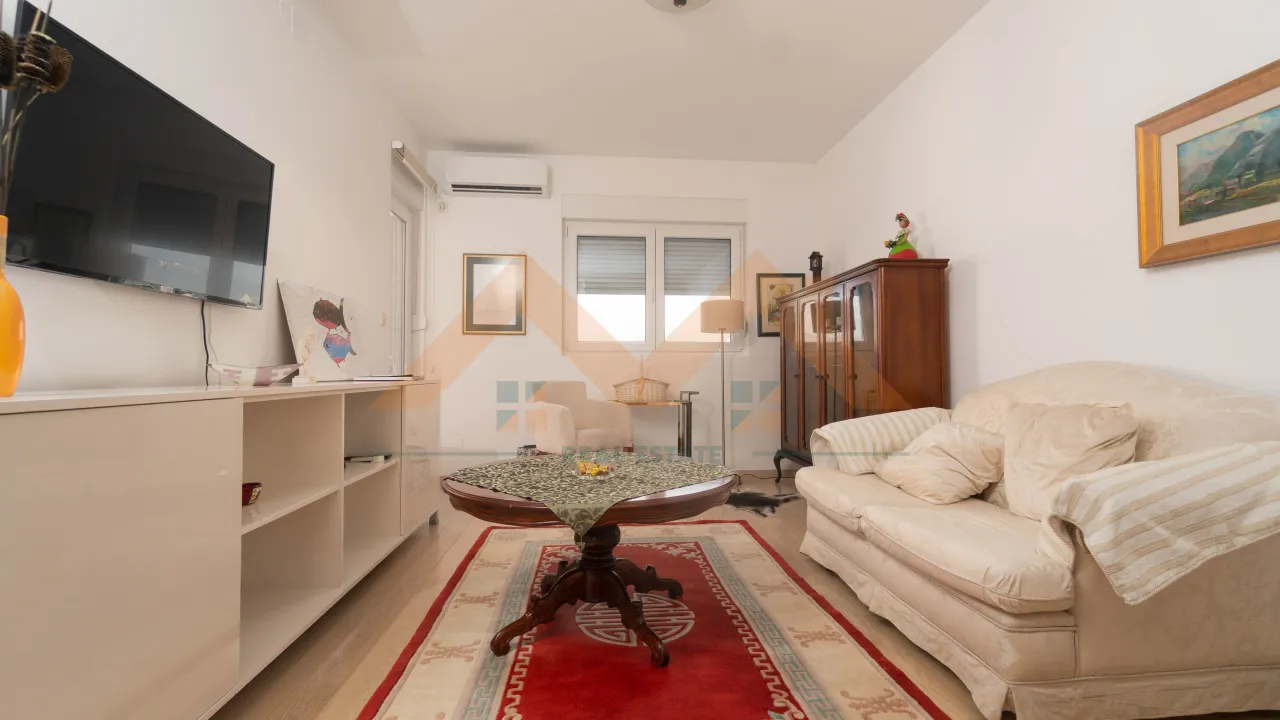 Izdavanje, jednosoban stan, 48m², City Kvart, Podgorica