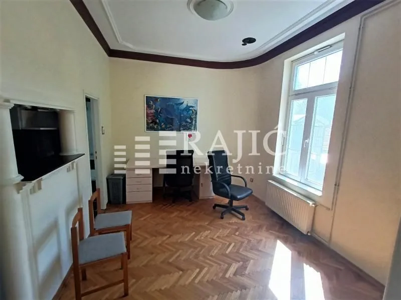 Izdavanje, dvosoban stan, 80m², Senjak, Beograd