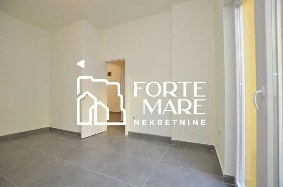 Prodaja, dvosoban stan, 74m², Đenovići, Herceg Novi