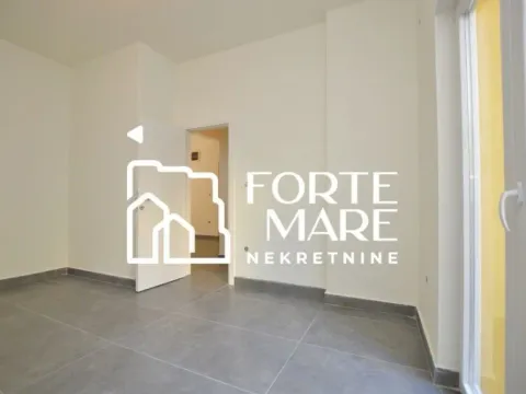 Sale, two bedroom apartment, 74m², Đenovići, Herceg Novi - image 2