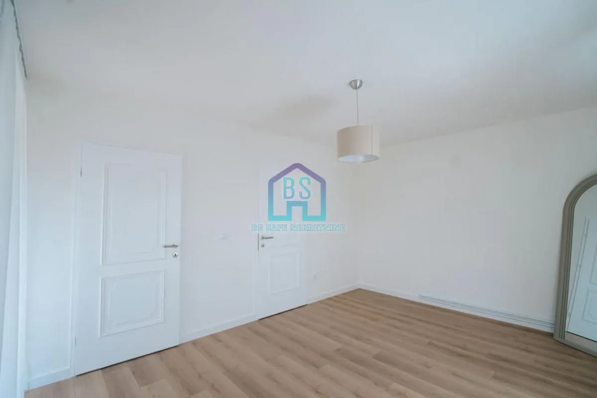 Prodaja, trosoban stan, 74m², Petrovaradin, Novi Sad