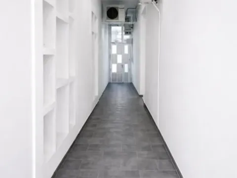 Izdavanje, poslovni prostor, 275m², Stari grad, Novi Sad - image 15