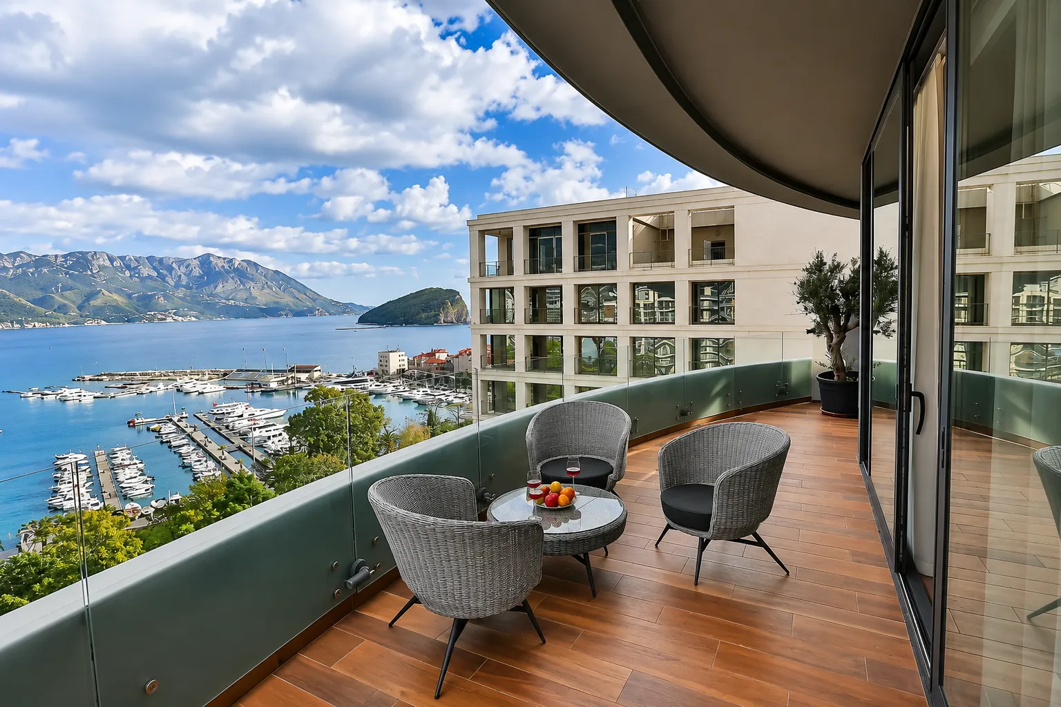 Rent, two bedroom apartment, 117m², Centar, Budva