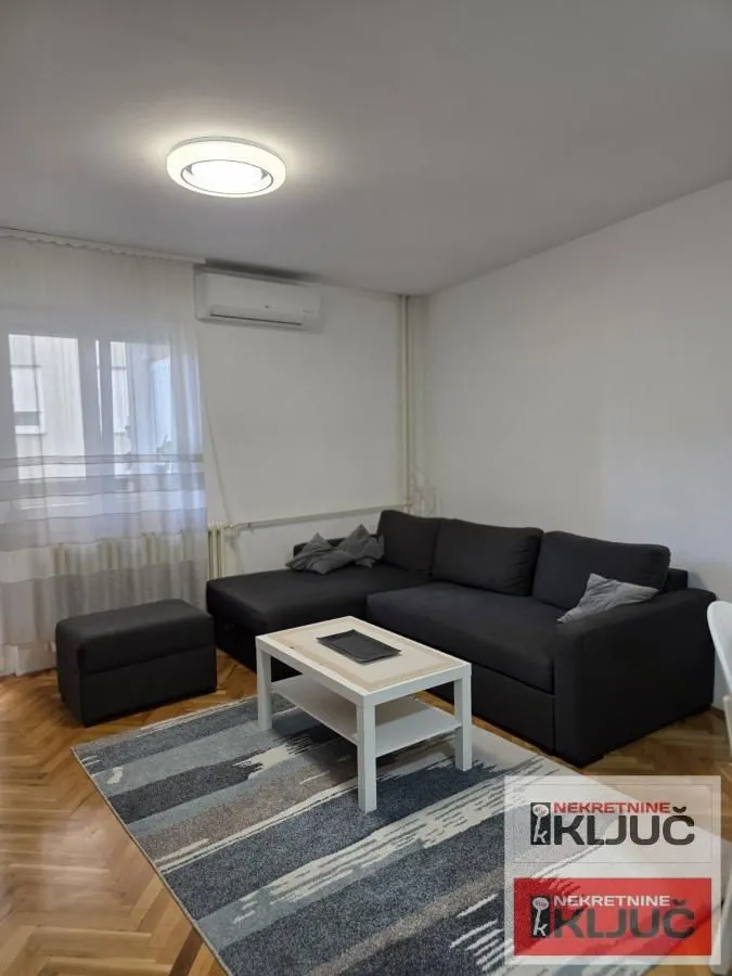 Izdavanje, dvosoban stan, 55m², Bulevar Oslobodjenja, Novi Sad Sve Podlokacije