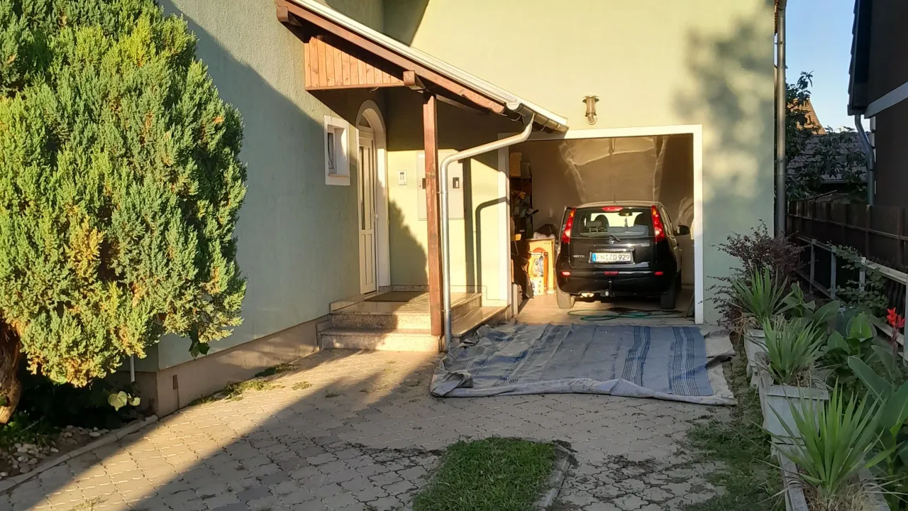 Prodaja, kuća, 350m², Veternik, Novi Sad Sve Podlokacije