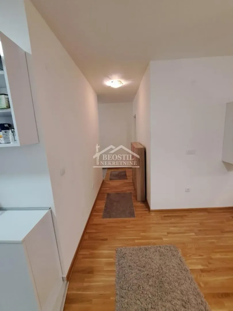 Izdavanje, dvosoban stan, 45m², Ledine, Beograd