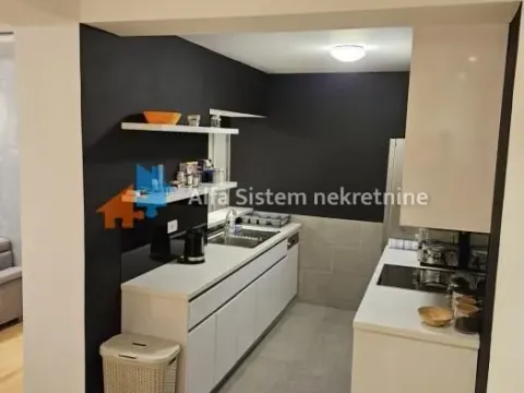 Izdavanje, trosoban stan, 70m², Stari Grad, Beograd - image 4
