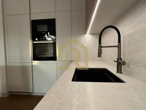 Izdavanje, četvorosoban stan, 143m², Cvetni Trg, Vračar Sve Podlokacije - image 16