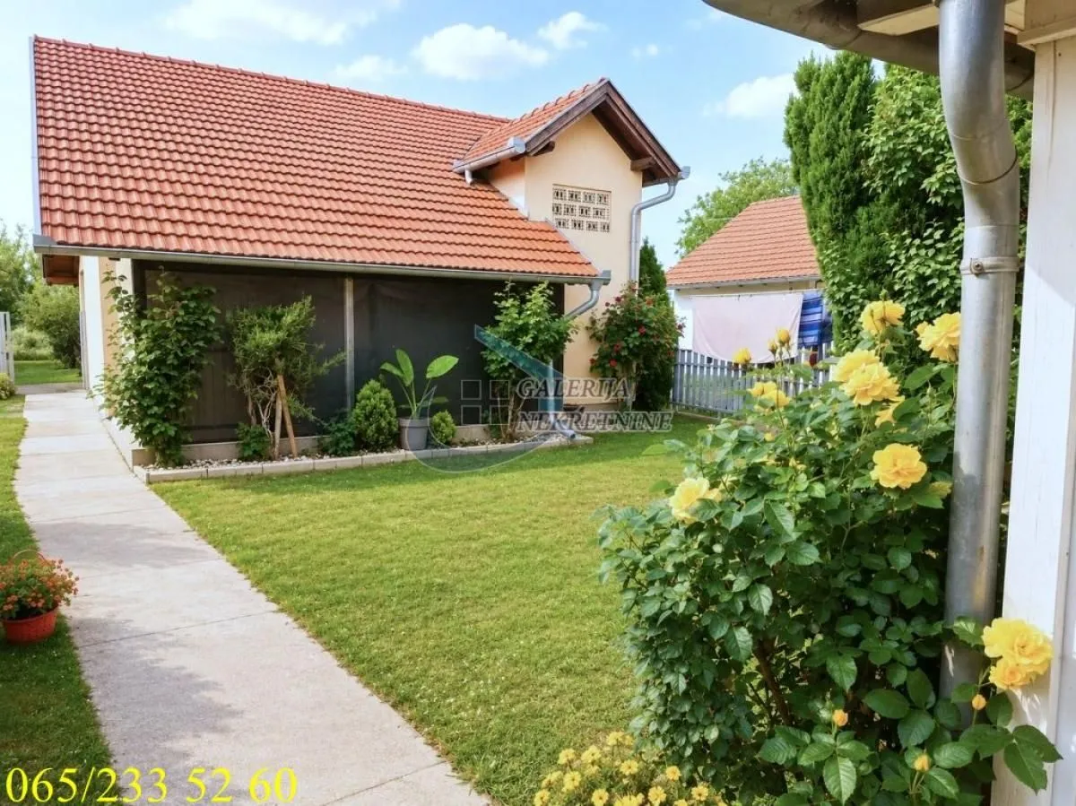 Prodaja, kuća, 190m², Centar, Inđija