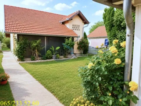 Prodaja, kuća, 190m², Centar, Inđija - image 2