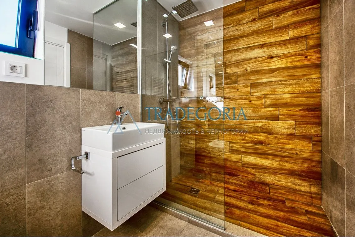 Prodaja, kuća, 180m², Tivat, Crna Gora