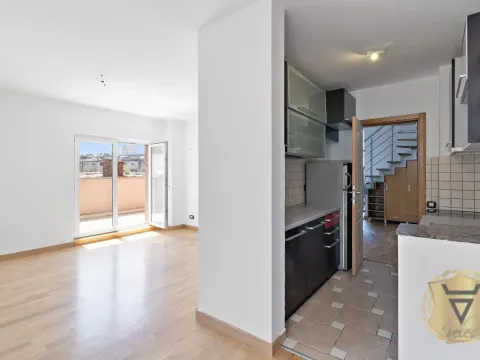 Izdavanje, trosoban stan, 128m², Stari Grad, Beograd