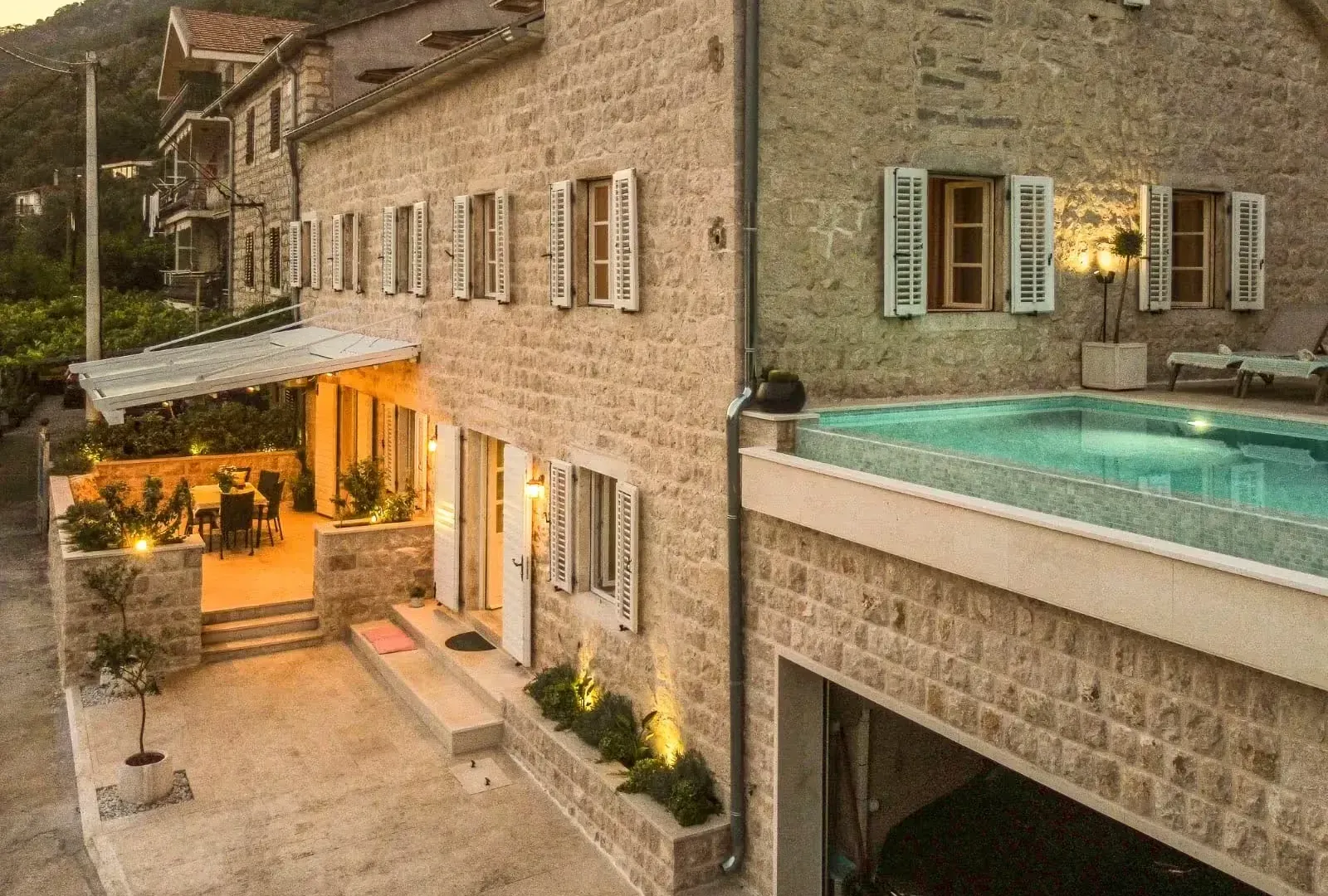 Rent, house, 270m², Kotor, Crna Gora