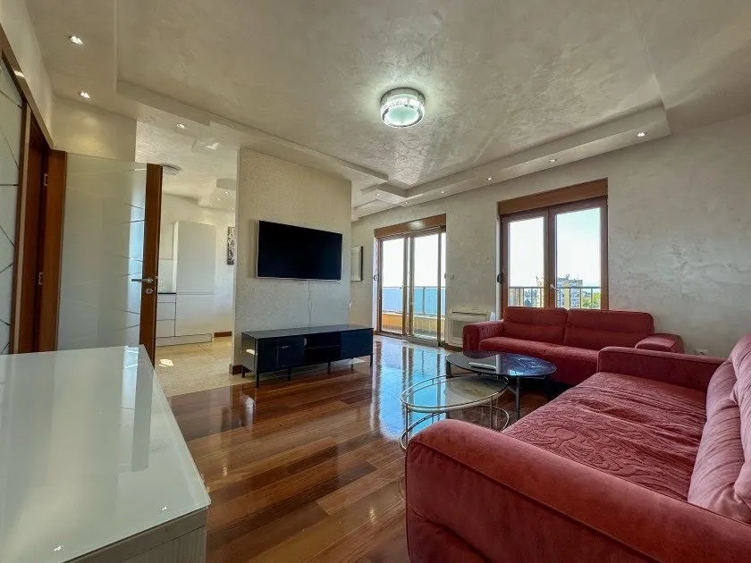 Rent, four bedroom apartment, 140m², Centar, Podgorica