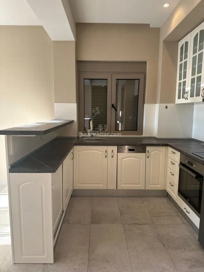 Izdavanje, jednosoban stan, 58m², Centar, Tivat