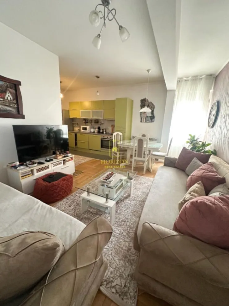 Prodaja, dvosoban stan, 72m², Momišići, Podgorica