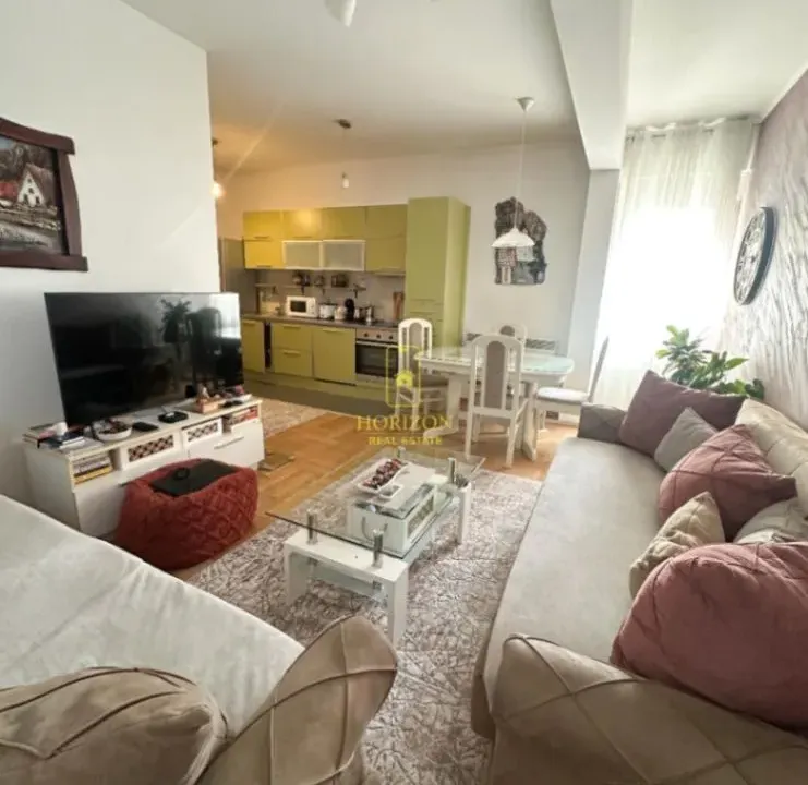 Prodaja, dvosoban stan, 72m², Momišići, Podgorica