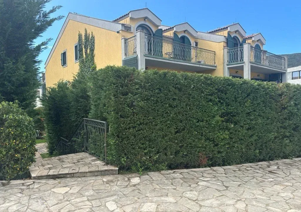 Rent, house, 174m², Lastva Grbaljska, Kotor