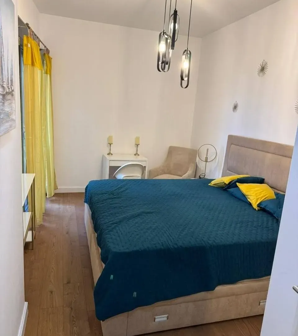 Prodaja, jednosoban stan, 65m², Centar, Bar