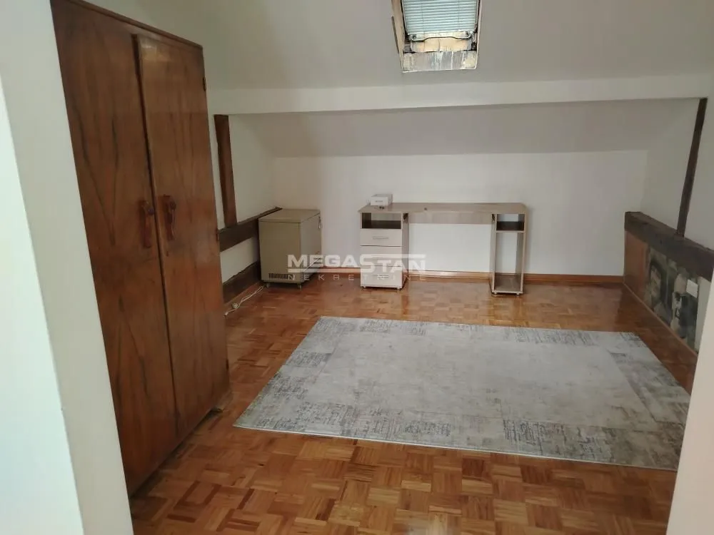 Prodaja, četvorosoban stan, 117m², Slavija, Vračar Sve Podlokacije