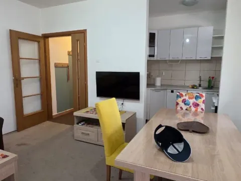 Prodaja, dvosoban stan, 62m², Blok 9, Podgorica - image 2