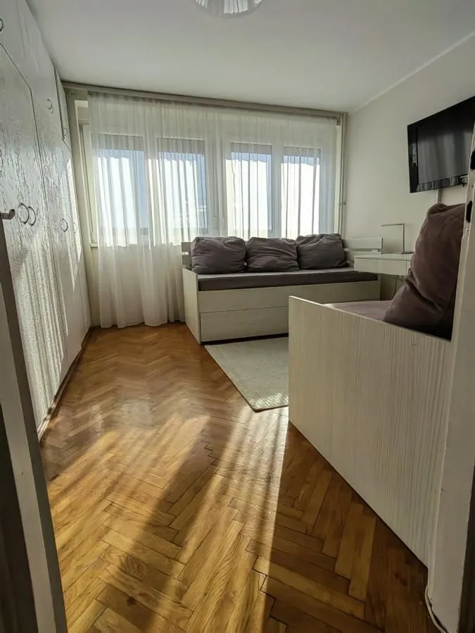 Izdavanje, dvosoban stan, 57m², Medicinski fakultet, Niš