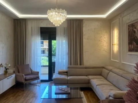 Izdavanje, jednosoban stan, 60m2, Stara Varoš, Podgorica Izdavanje, jednosoban stan, 60m2, Stara Varoš, Podgorica